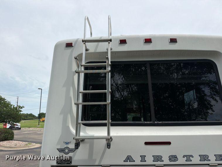 image for item EA4944 1997 Airstream Land Yacht RV