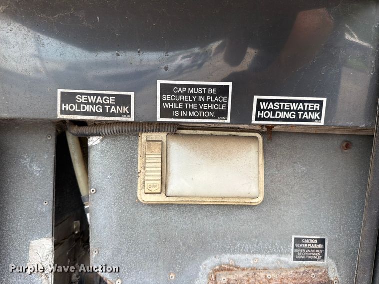 image for item EA4944 1997 Airstream Land Yacht RV
