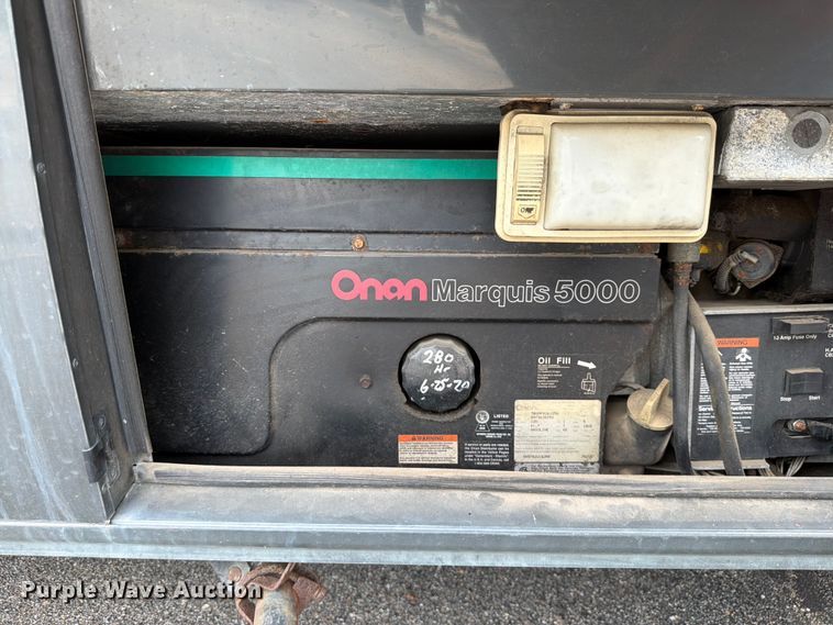 image for item EA4944 1997 Airstream Land Yacht RV