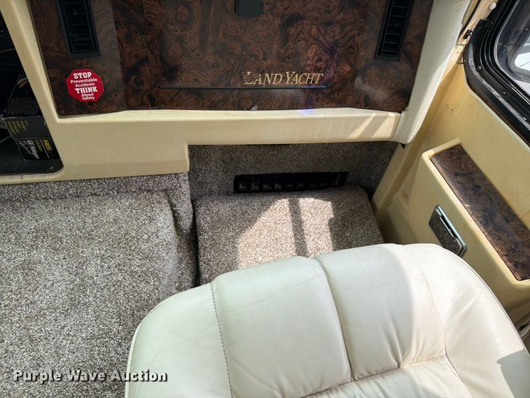 image for item EA4944 1997 Airstream Land Yacht RV