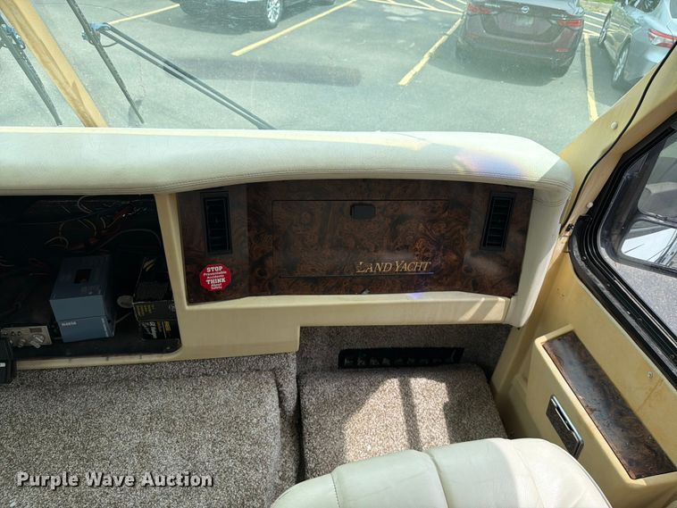 image for item EA4944 1997 Airstream Land Yacht RV