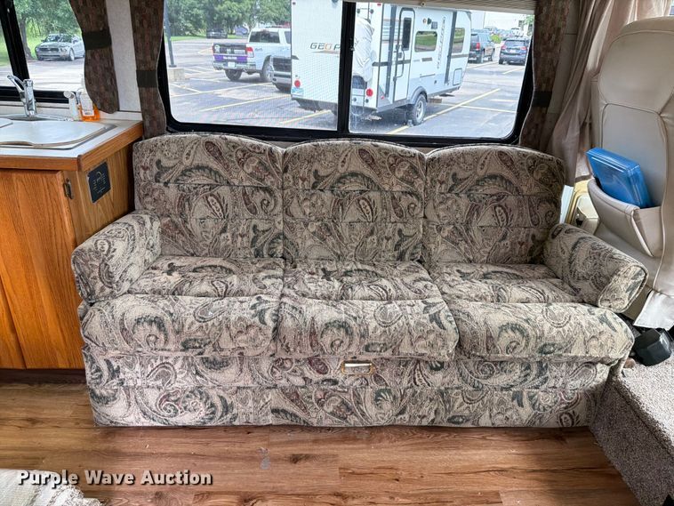 image for item EA4944 1997 Airstream Land Yacht RV