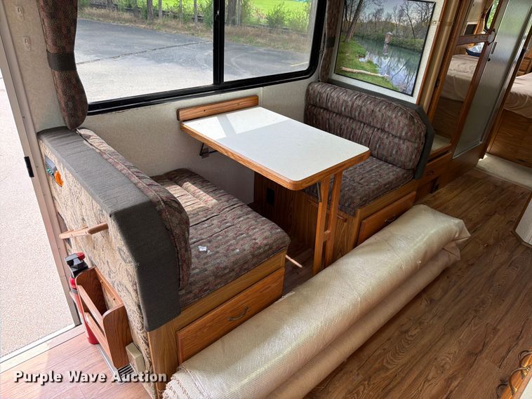 image for item EA4944 1997 Airstream Land Yacht RV
