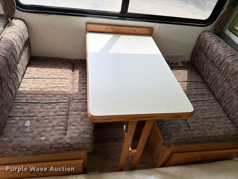 image for item EA4944 1997 Airstream Land Yacht RV
