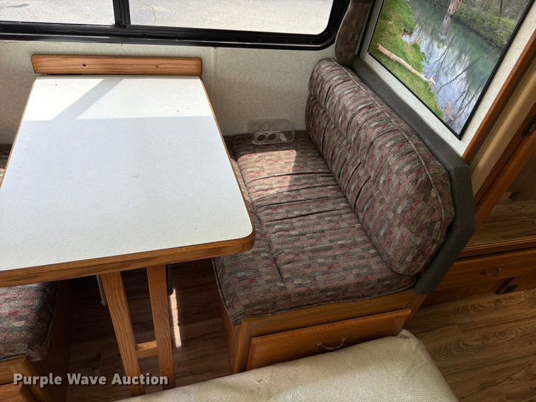image for item EA4944 1997 Airstream Land Yacht RV