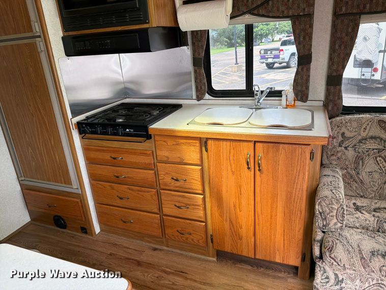 image for item EA4944 1997 Airstream Land Yacht RV