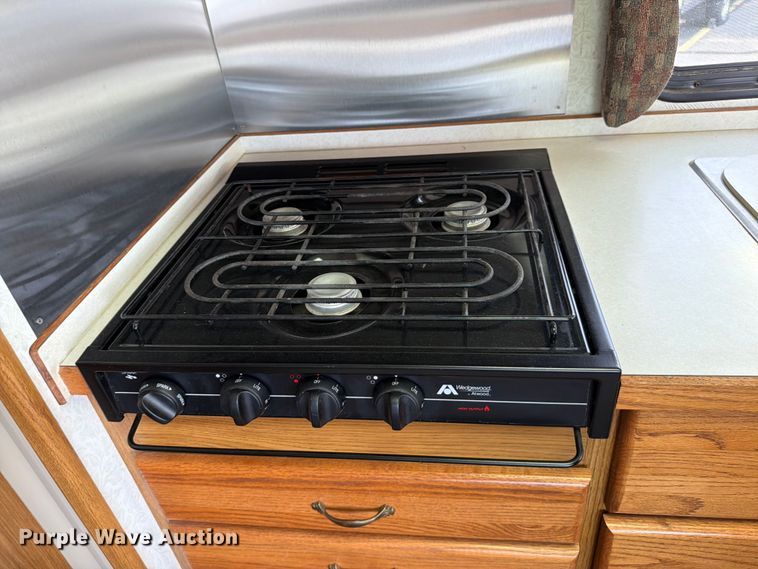 image for item EA4944 1997 Airstream Land Yacht RV