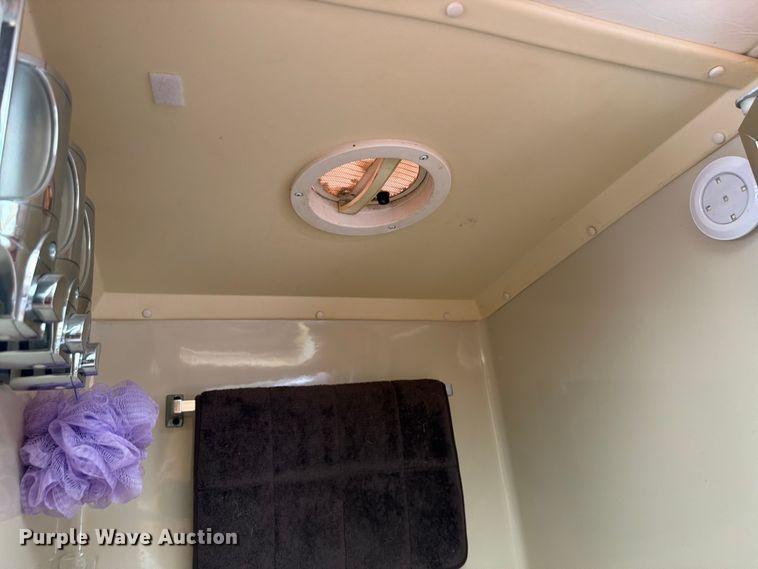 image for item EA4944 1997 Airstream Land Yacht RV