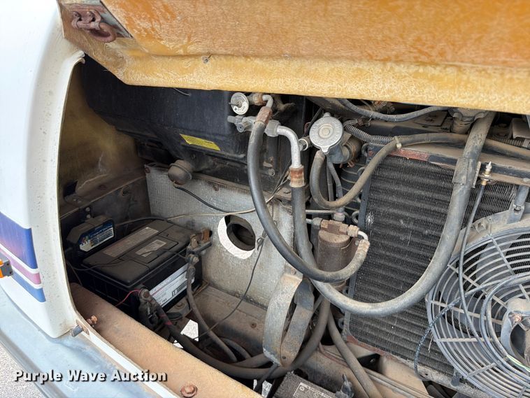 image for item EA4944 1997 Airstream Land Yacht RV