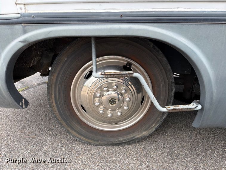 image for item EA4944 1997 Airstream Land Yacht RV