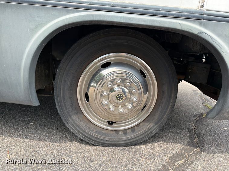 image for item EA4944 1997 Airstream Land Yacht RV