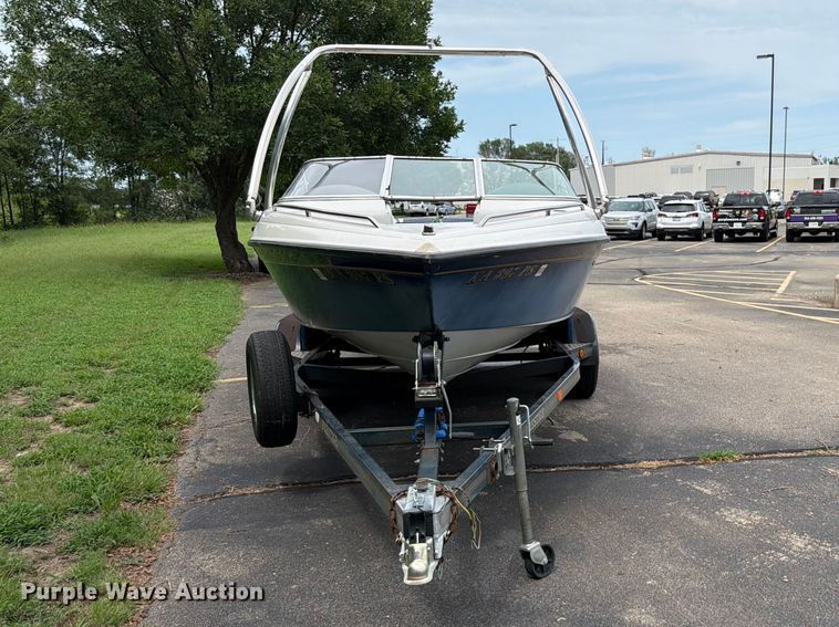 image for item EA4945 1993 Crownline 196BR boat