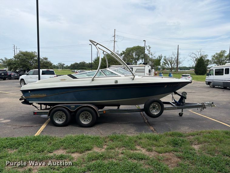 image for item EA4945 1993 Crownline 196BR boat