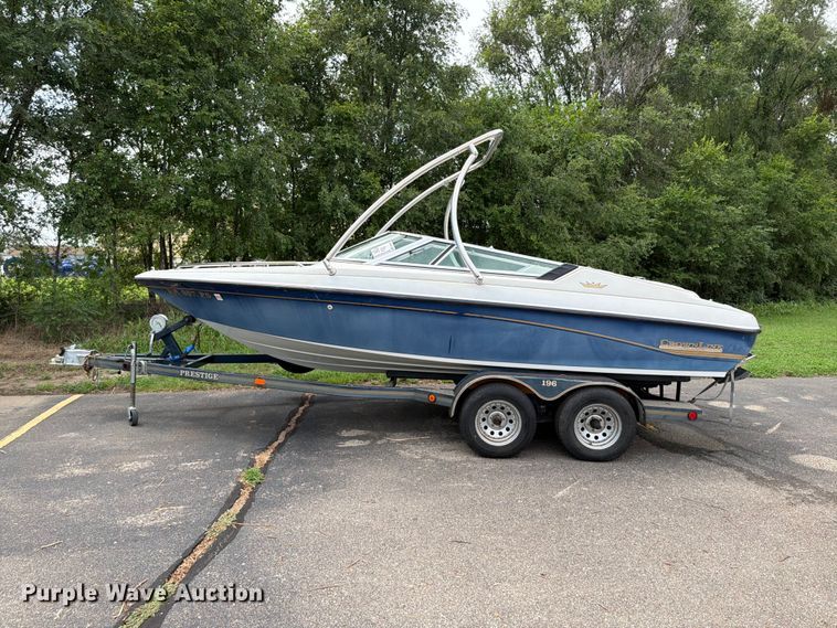image for item EA4945 1993 Crownline 196BR boat