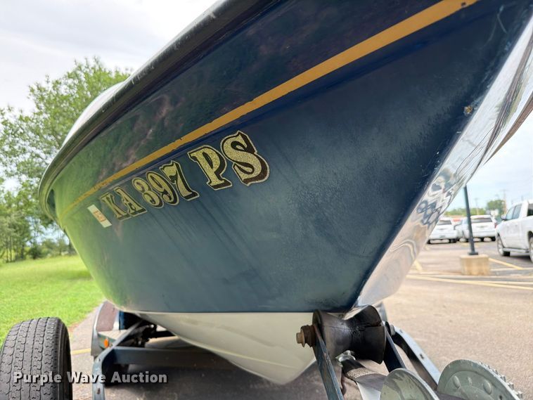 image for item EA4945 1993 Crownline 196BR boat