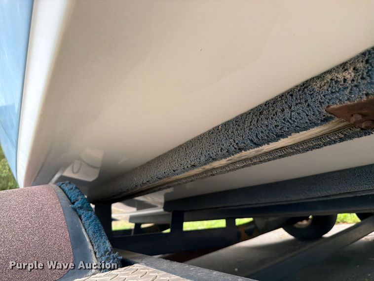 image for item EA4945 1993 Crownline 196BR boat