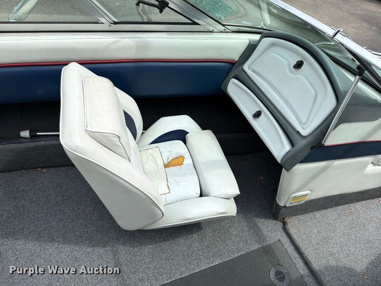 image for item EA4945 1993 Crownline 196BR boat