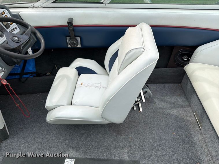 image for item EA4945 1993 Crownline 196BR boat