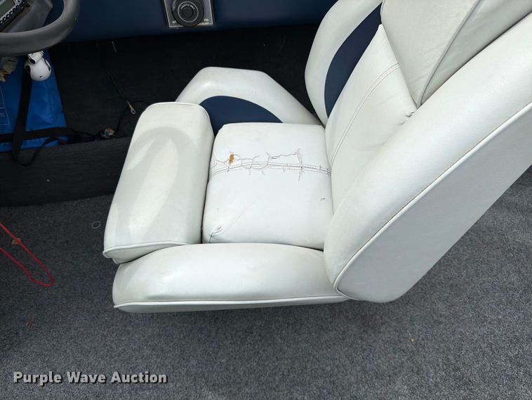 image for item EA4945 1993 Crownline 196BR boat
