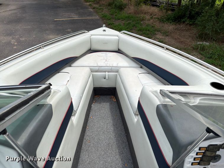 image for item EA4945 1993 Crownline 196BR boat