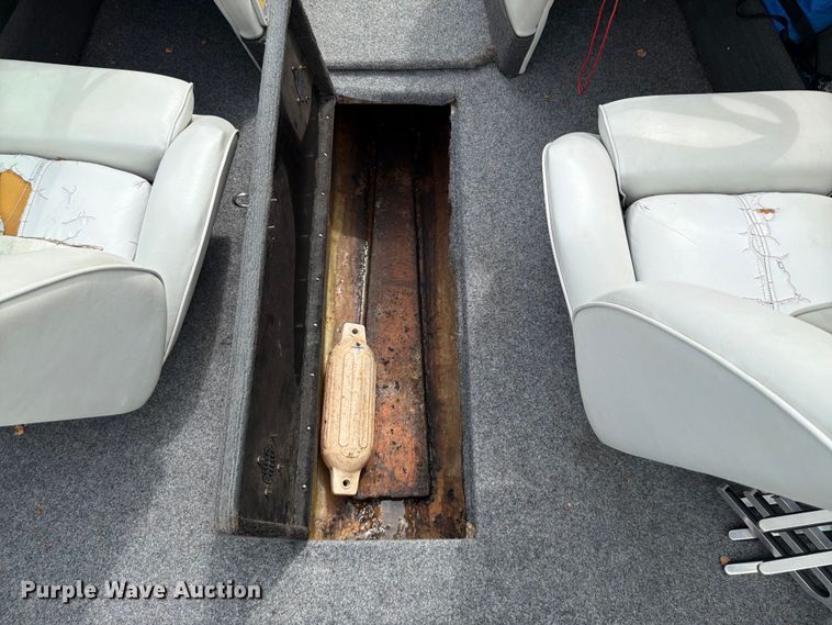image for item EA4945 1993 Crownline 196BR boat