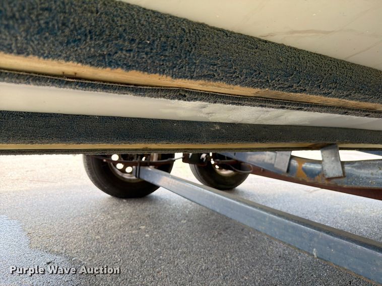 image for item EA4945 1993 Crownline 196BR boat