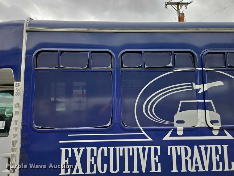 image for item EA5462 2020 Starcraft E55 shuttle bus