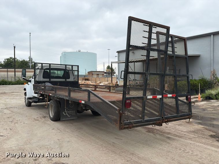 image for item ED5341 2004 Chevrolet C5500 flatbed truck