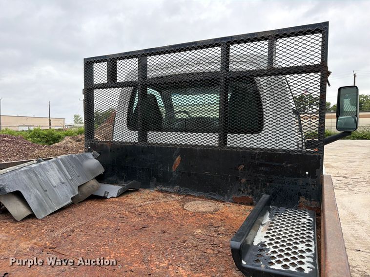 image for item ED5341 2004 Chevrolet C5500 flatbed truck