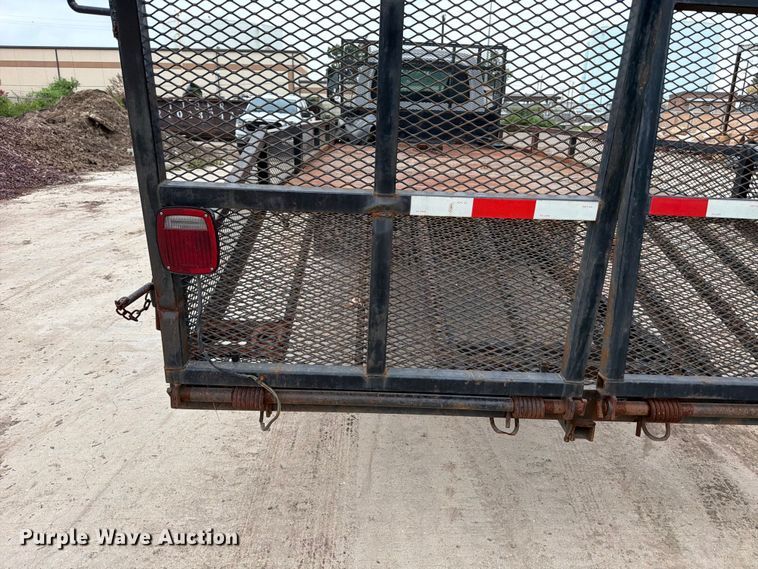 image for item ED5341 2004 Chevrolet C5500 flatbed truck