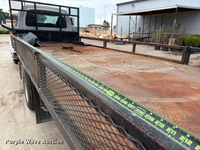 image for item ED5341 2004 Chevrolet C5500 flatbed truck