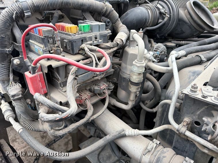 image for item ED5341 2004 Chevrolet C5500 flatbed truck