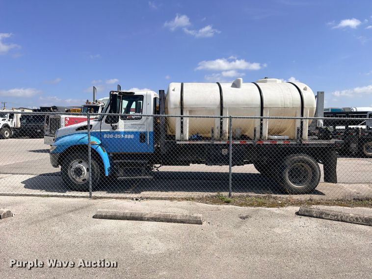 image for item ED5457 2005 International 4200 flatbed truck