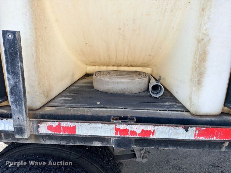image for item ED5457 2005 International 4200 flatbed truck