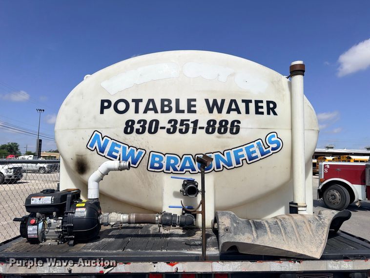 image for item ED5457 2005 International 4200 flatbed truck