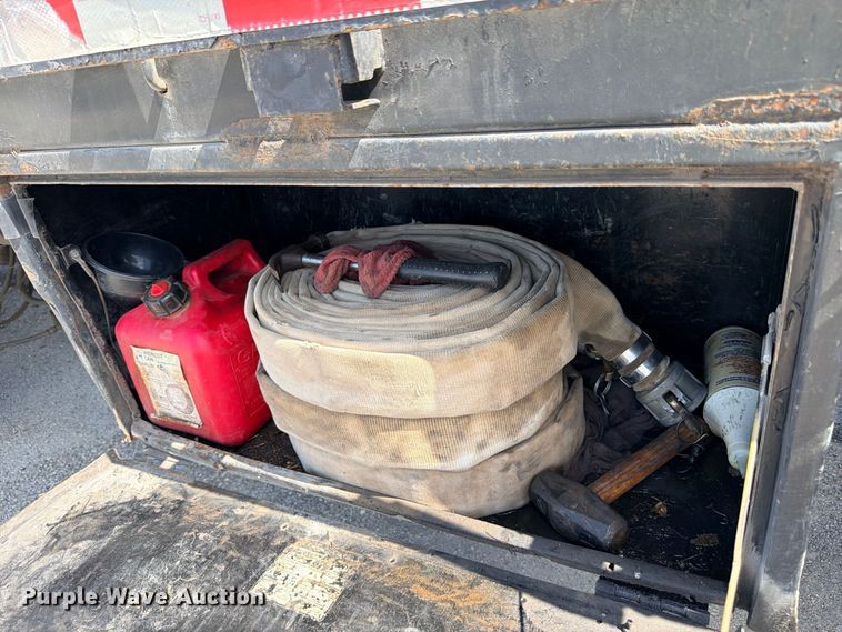 image for item ED5457 2005 International 4200 flatbed truck