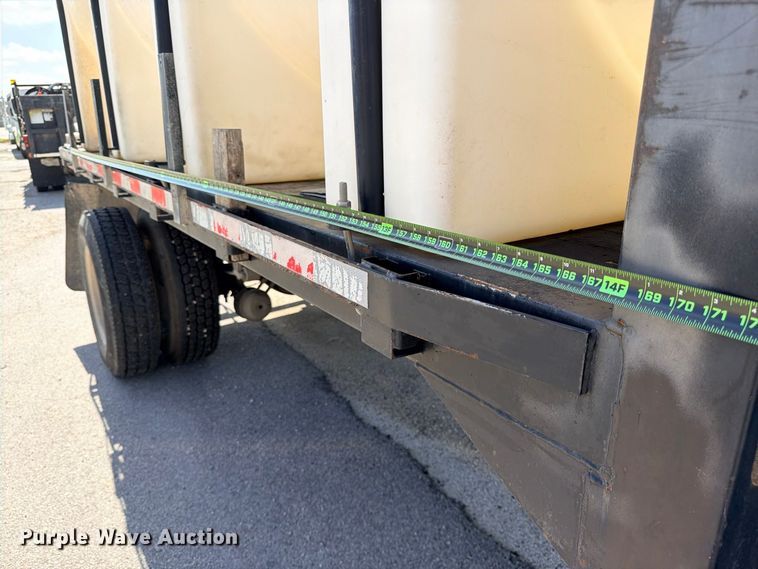 image for item ED5457 2005 International 4200 flatbed truck