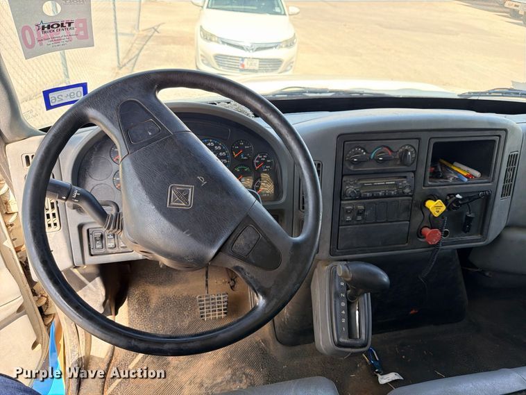 image for item ED5457 2005 International 4200 flatbed truck