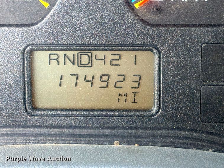 image for item ED5457 2005 International 4200 flatbed truck