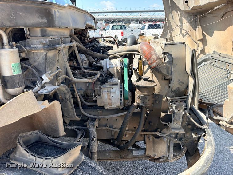 image for item ED5457 2005 International 4200 flatbed truck