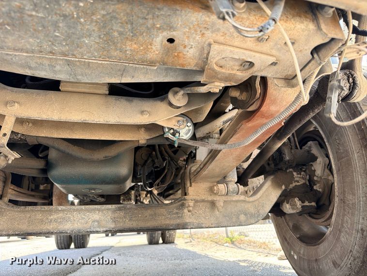 image for item ED5457 2005 International 4200 flatbed truck
