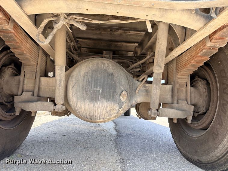 image for item ED5457 2005 International 4200 flatbed truck