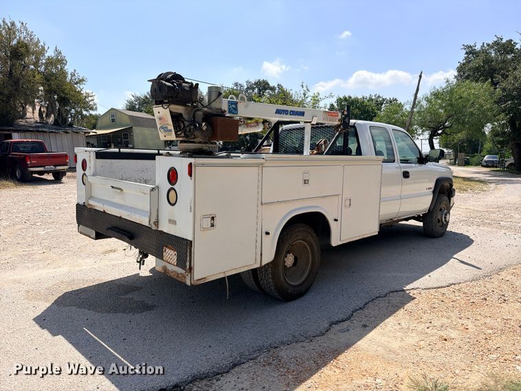 image for item ED5458 2007 Chevrolet Silverado 3500HD Ext. Cab utility bed pickup truck