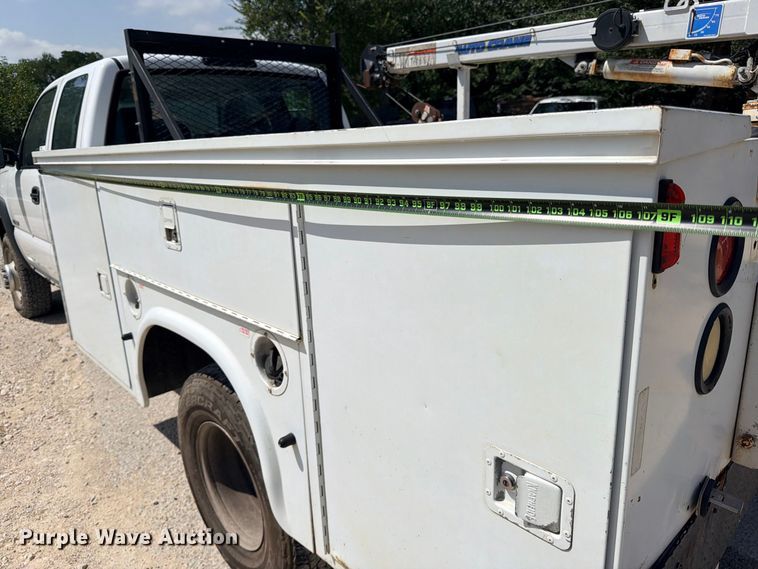image for item ED5458 2007 Chevrolet Silverado 3500HD Ext. Cab utility bed pickup truck