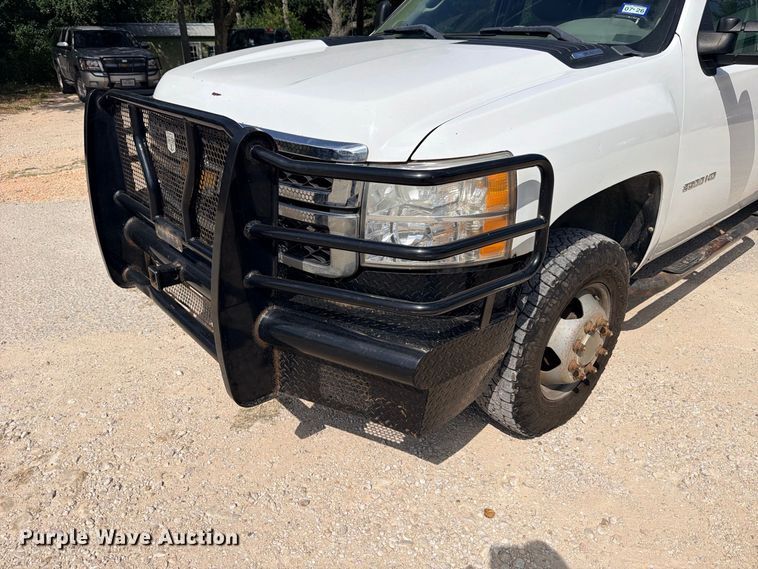 image for item ED5459 2012 Chevrolet Silverado 3500HD Crew Cab pickup truck
