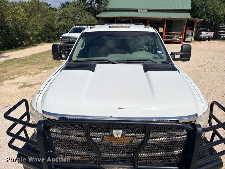 image for item ED5459 2012 Chevrolet Silverado 3500HD Crew Cab pickup truck