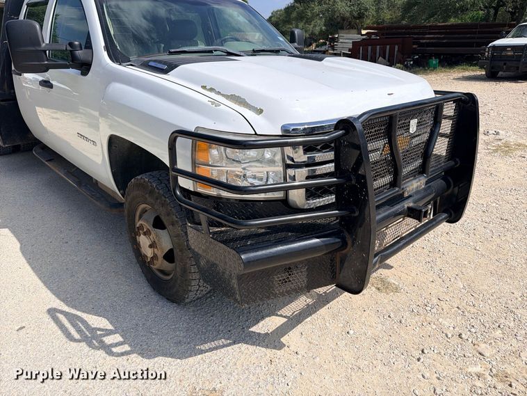image for item ED5459 2012 Chevrolet Silverado 3500HD Crew Cab pickup truck