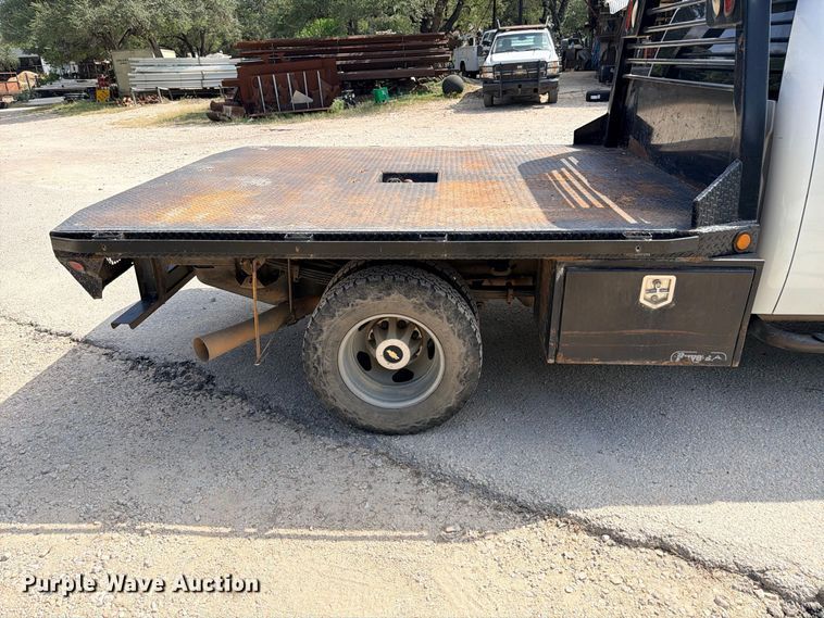 image for item ED5459 2012 Chevrolet Silverado 3500HD Crew Cab pickup truck