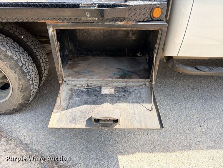 image for item ED5459 2012 Chevrolet Silverado 3500HD Crew Cab pickup truck