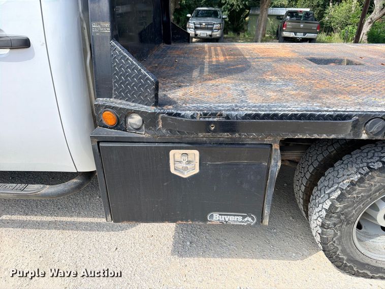 image for item ED5459 2012 Chevrolet Silverado 3500HD Crew Cab pickup truck